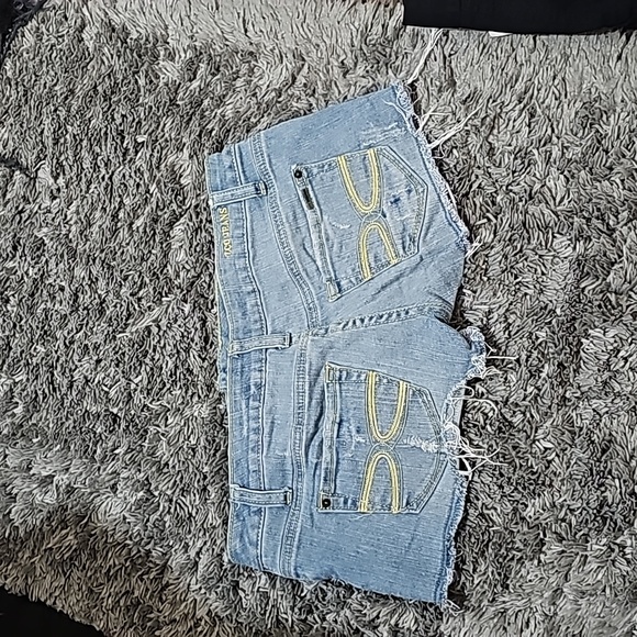 Bundle of shorts size 3, 4, 5 and 7 - Picture 9 of 11